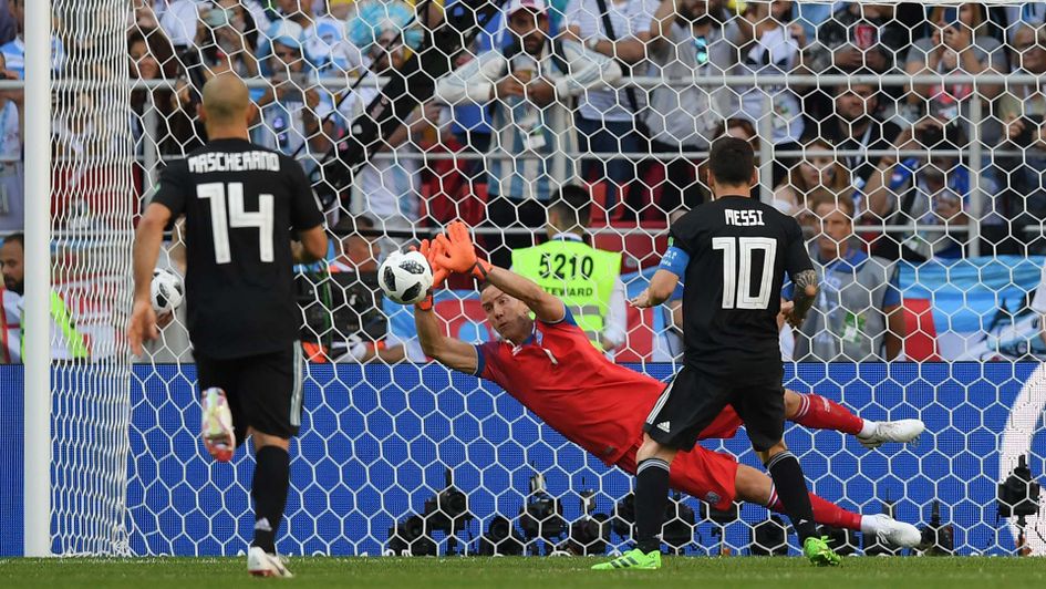 Lionel Messi sees his penalty saved by Hannes Halldorsson