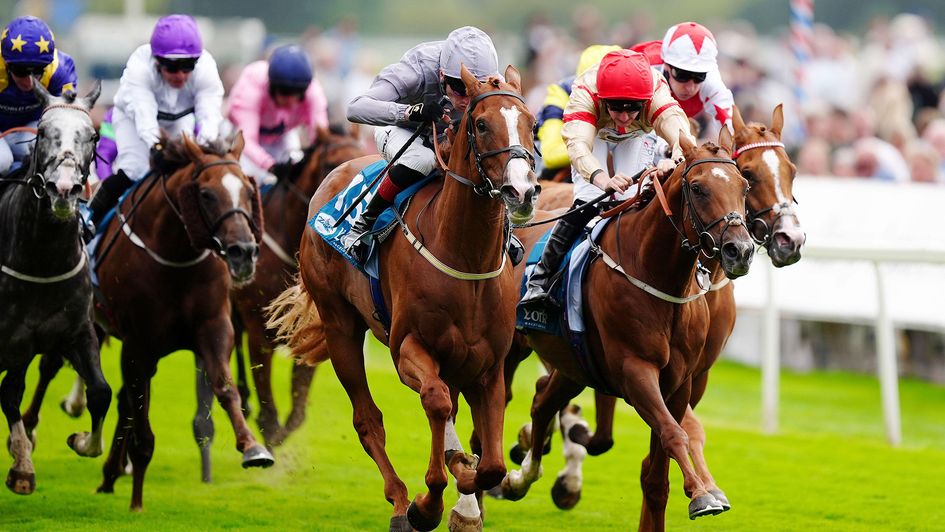 Thunder Run wins the Clipper Handicap in the silks of the sponsor