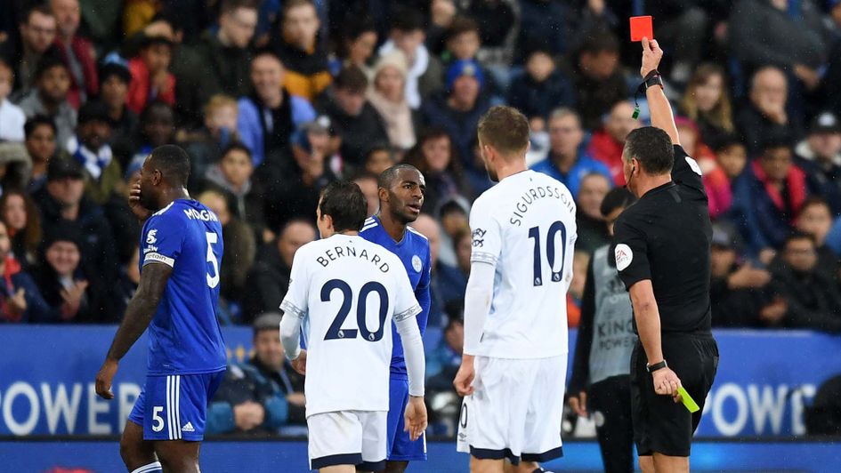 Wes Morgan gets sent off for Leicester