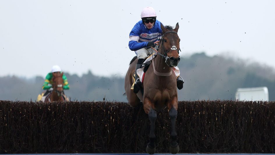 Pic D'Orhy has Corbetts Cross trailing in his wake