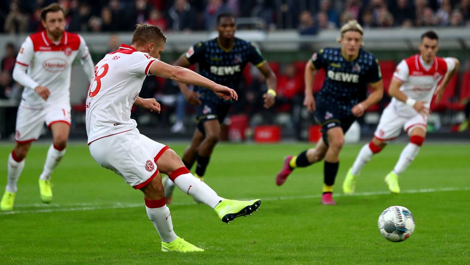 Rouwen Hennings scores for Dusseldorf