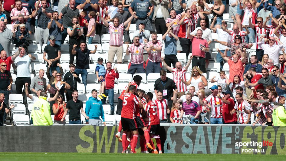 Sunderland celebrate scoring the winner against Charlton