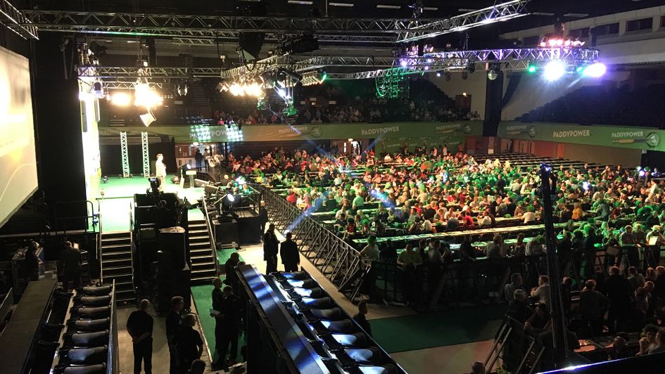 The crowd will share the nine-dart prize if one of the players hit one