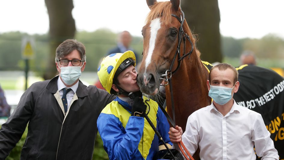 Oisin Murphy plants a kiss on Dream Of Dreams at Haydock