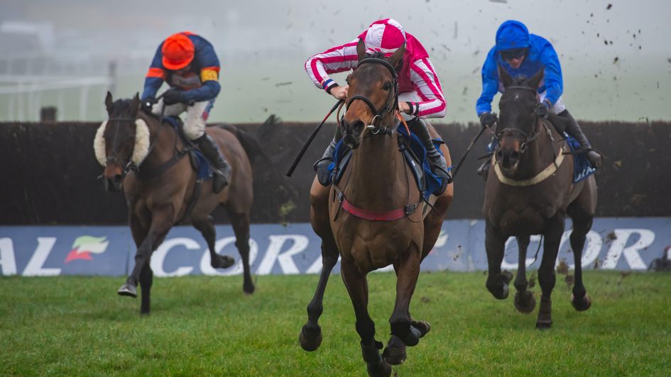 Lowry's Bar wins at Chepstow