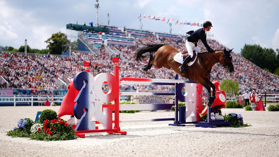 Great Britain won the show jumping in Paris