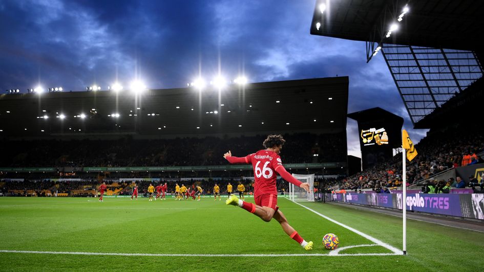 Trent Alexander-Arnold takes a corner