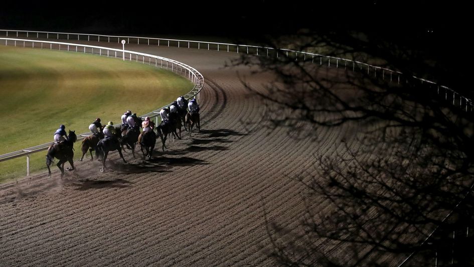 The runners on the turn at Chelmsford