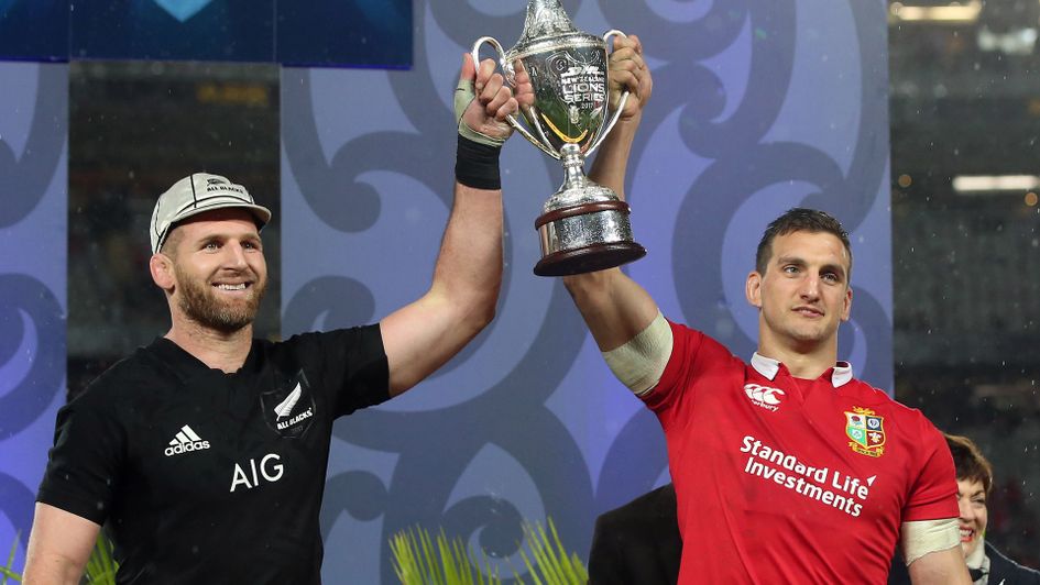 Kieran Read and Sam Warburton lift the trophy