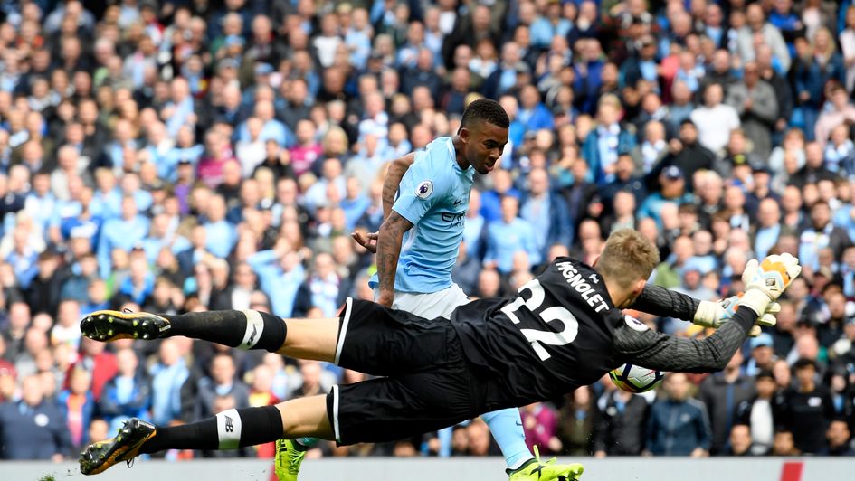 Gabriel Jesus scores City's third