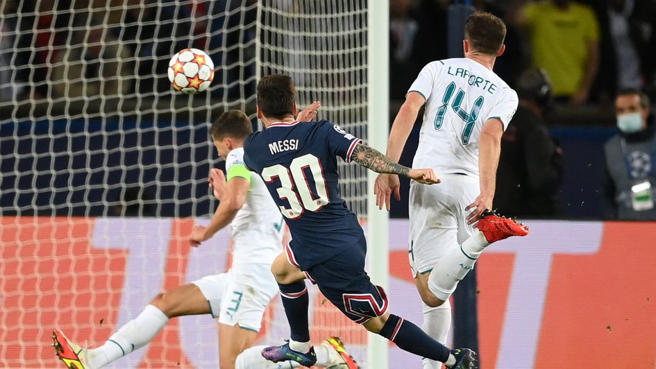 Lionel Messi scores his first PSG goal against Manchester CIty