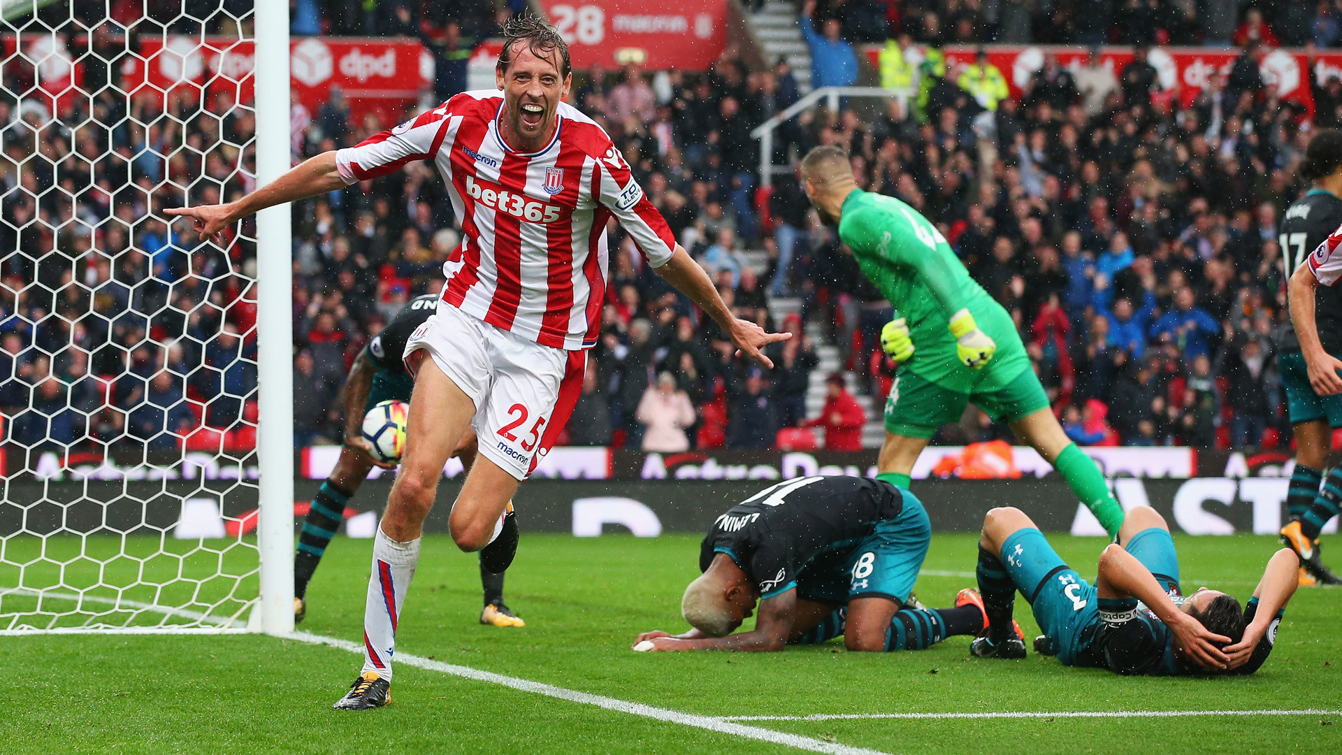 Peter Crouch Joins Burnley From Stoke City as Sam Vokes Heads the