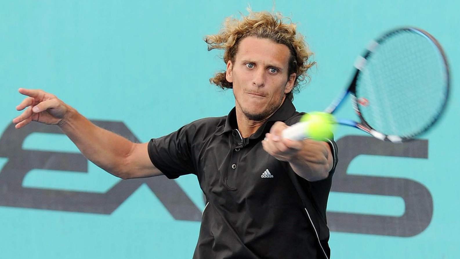 Diego Forlan: Ex-Manchester United forward set for professional tennis  debut in Montevideo