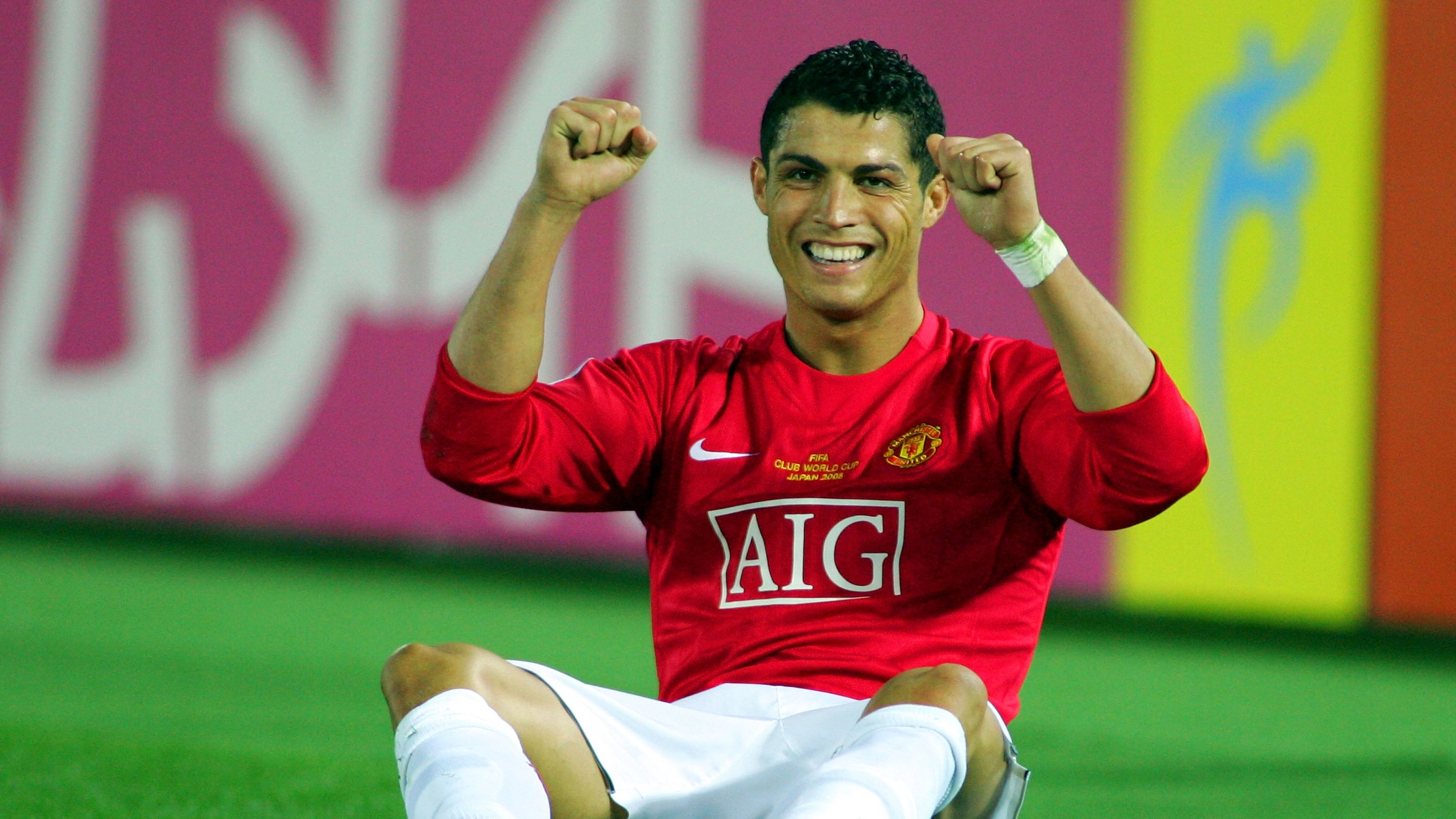 Welcome home': Manchester United agree deal to re-sign Ronaldo