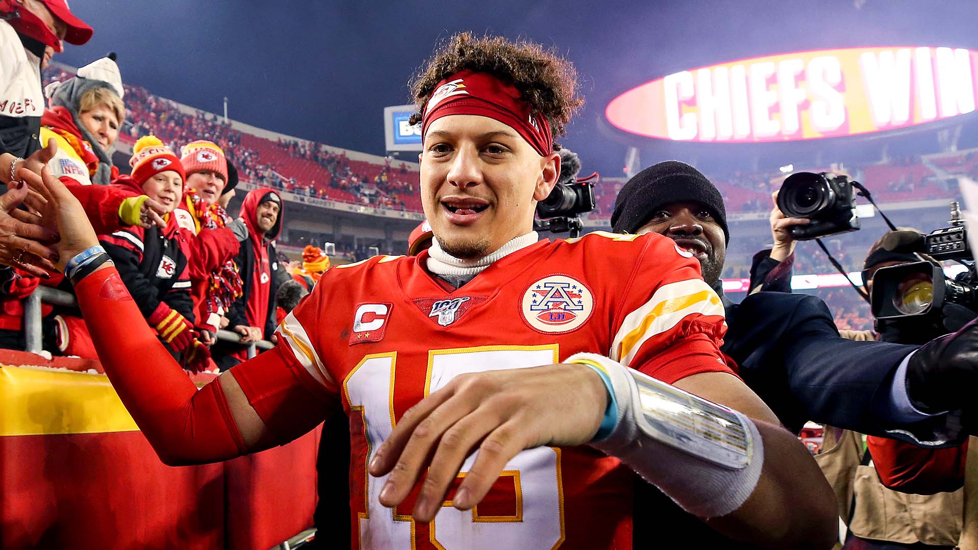 QB Patrick Mahomes leads comeback as Chiefs rally past Texans